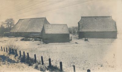 Die Kate Klauseck. Otto und Anita Eckart erwarben 1916 in Raisdorf bei Kiel eine Bauernkate. Sie nannten die Kate "Klauseck", nach ihrem im selben Jahr geborenen Sohn Klaus.