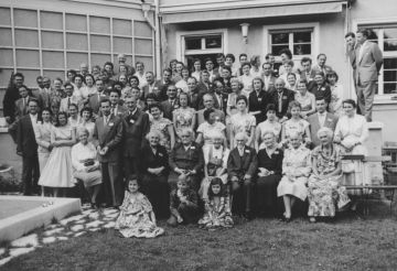 FA-FA6-022 - 1. Familientag 1957 Gruppenbild.jpg