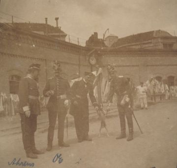 1903 ca F03022 Kiel Gruppenbild Fort.jpg